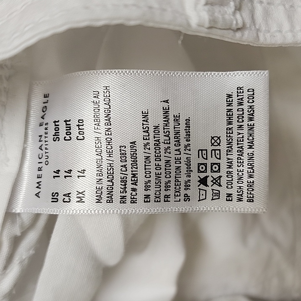 AE Snappy Stretch Low-Rise Baggy Flare Cargo 14 Short in White - Picture 5 of 8